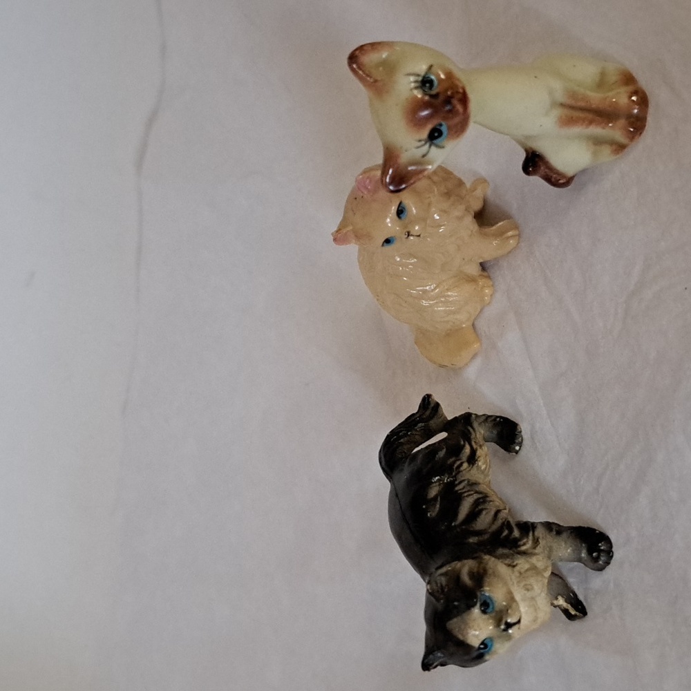 Vintage cat kitten figurines lot of 3 cat figurines